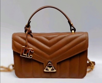 BOLSA MÉDIA MATELASSÊ VERTICAL