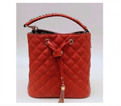 Bolsa de Couro Bucket Matelassê