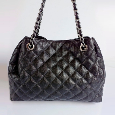 Bolsa de Couro Média Preto Matelassê